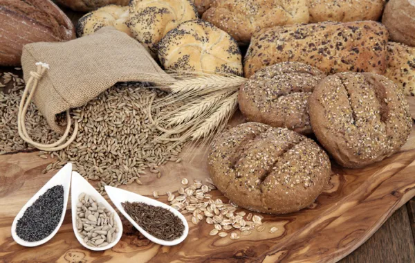 Foto con diversos tipos de pan integral
