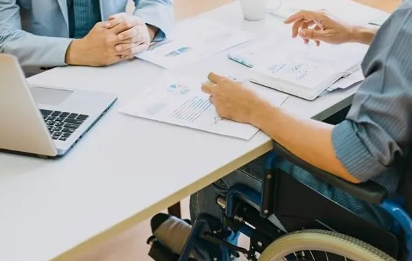 Resolver es la carencia de digitalización y de interconexión de los sistemas de dependencia y discapacidad en Cataluña para mejorar el proceso de reconocimiento de dependencia de discapacidad