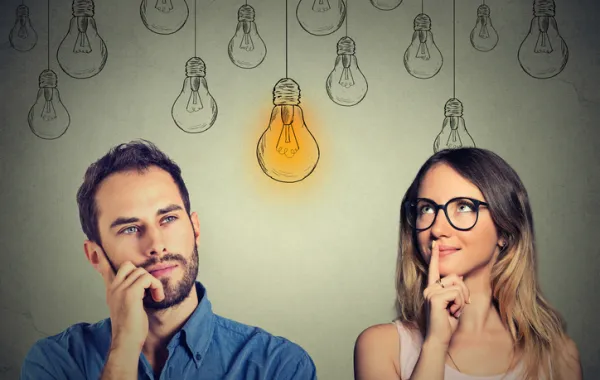 Foto de una mujer y un hombre