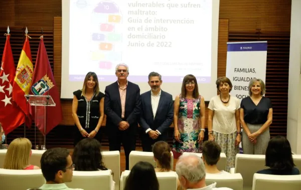 Foto de varias personalidades del equipo del ayuntamiento de madrid