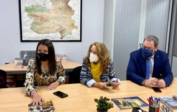 Foto de la reunión de personalidades de la consejería de Bienestar Social de Castilla La Mancha