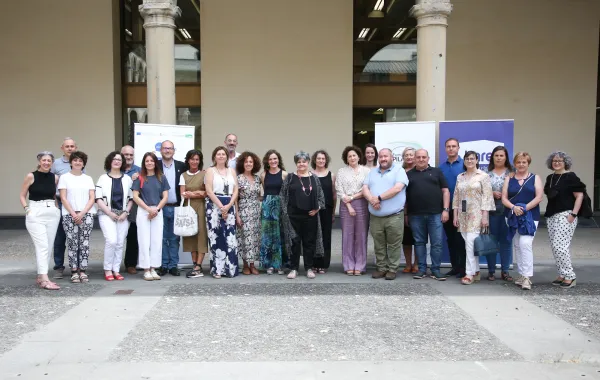 Foto de la presentacion del proyecto piloto con todas las personas y organizaciones implicadas
