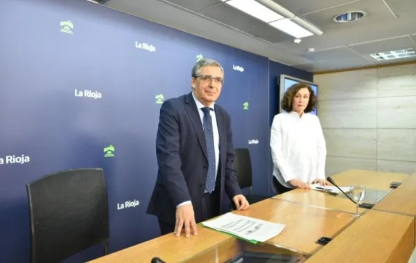 Foto de la presentación en la Rioja de las nuevas plazas públicas de residencia de personas mayores
