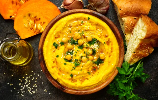 Foto de un plato con una crema