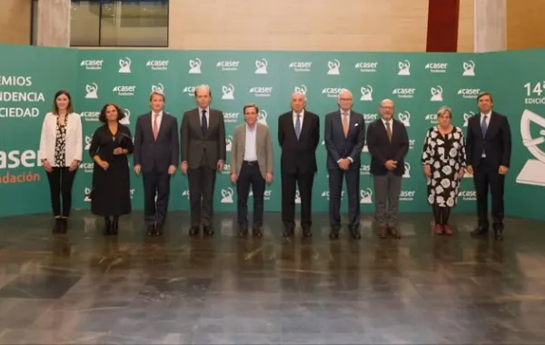 Premios Dependencia y Sociedad de Fundación Caser. Foto de Familia de la edición anterior