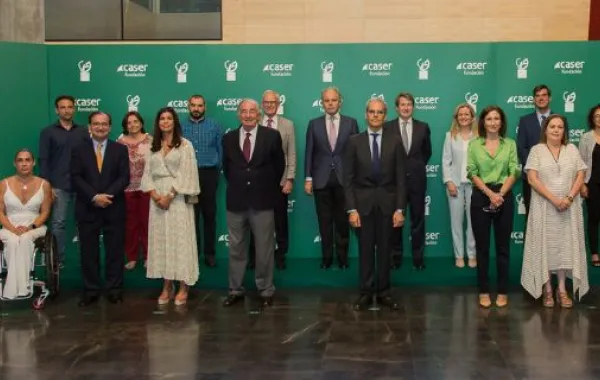 Foto de familia de la entrega de los premios dependencia y sociedad 2022