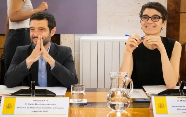 Pablo Bustinduy presentando la propuesta de financiación destinada a la atención a la dependencia en 2025