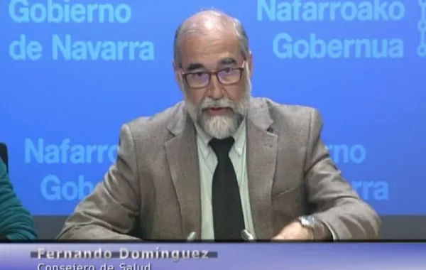 Foto Consejero leyendo