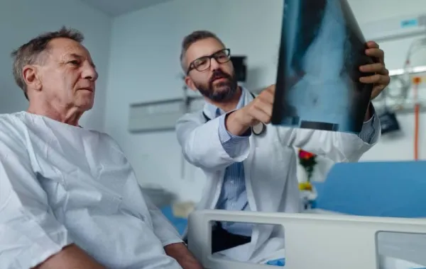 Investigación para mejorar el diagnóstico y el tratamiento de la neumonía en personas mayores