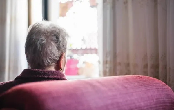 La soledad no deseada tiene un marcado componente geográfico