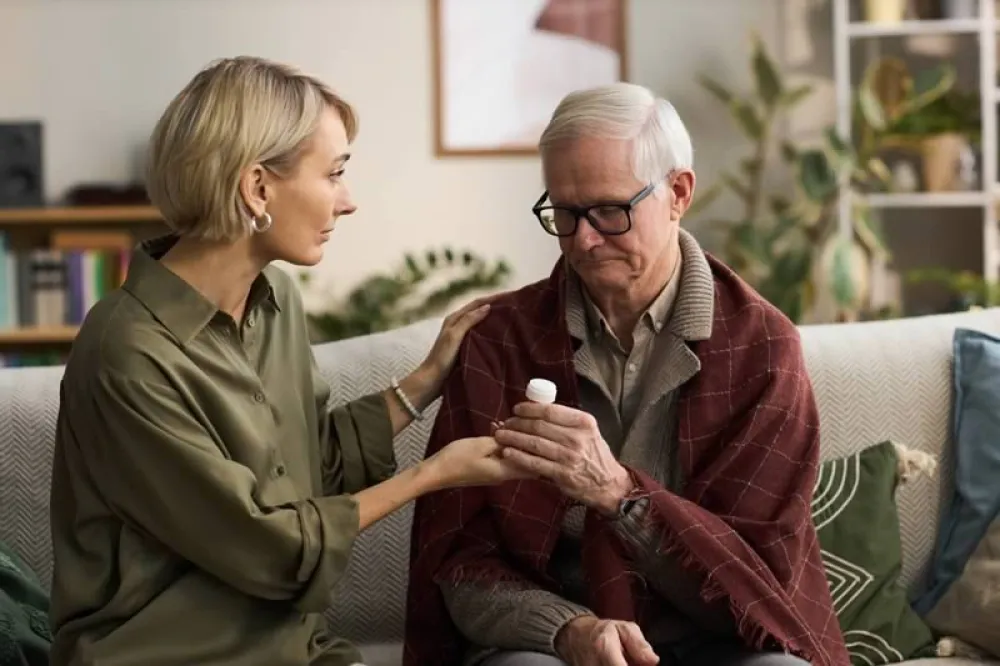 Un guardador de hecho es la persona que asume la guarda y protección de una persona con discapacidad o en situación de dependencia