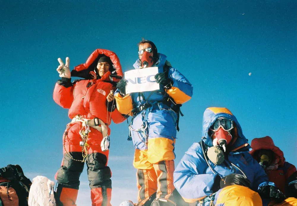 Josu Feijoo en la cima del Everest