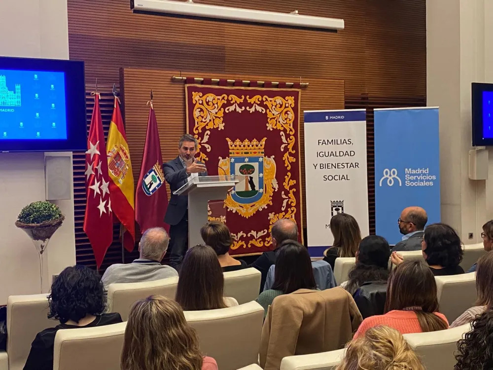 Foto de la presentación la estrategia de familias cuidadores del Ayuntamiento de Madrid
